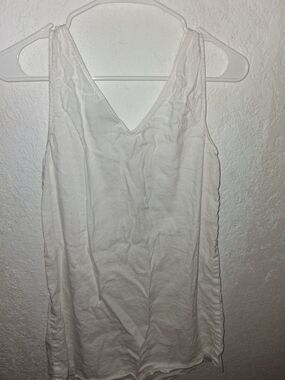 Alex Marie White V-Neck Linen Camisole